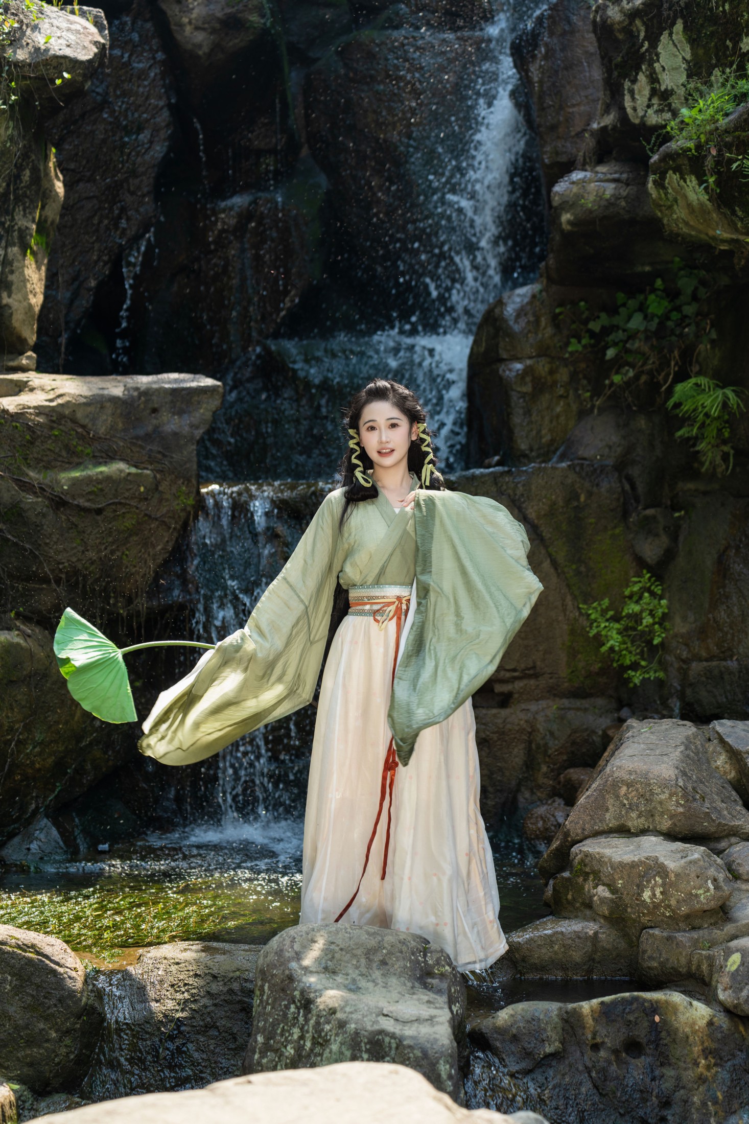 湫一只岁岁 – 《青青小荷》[24P]