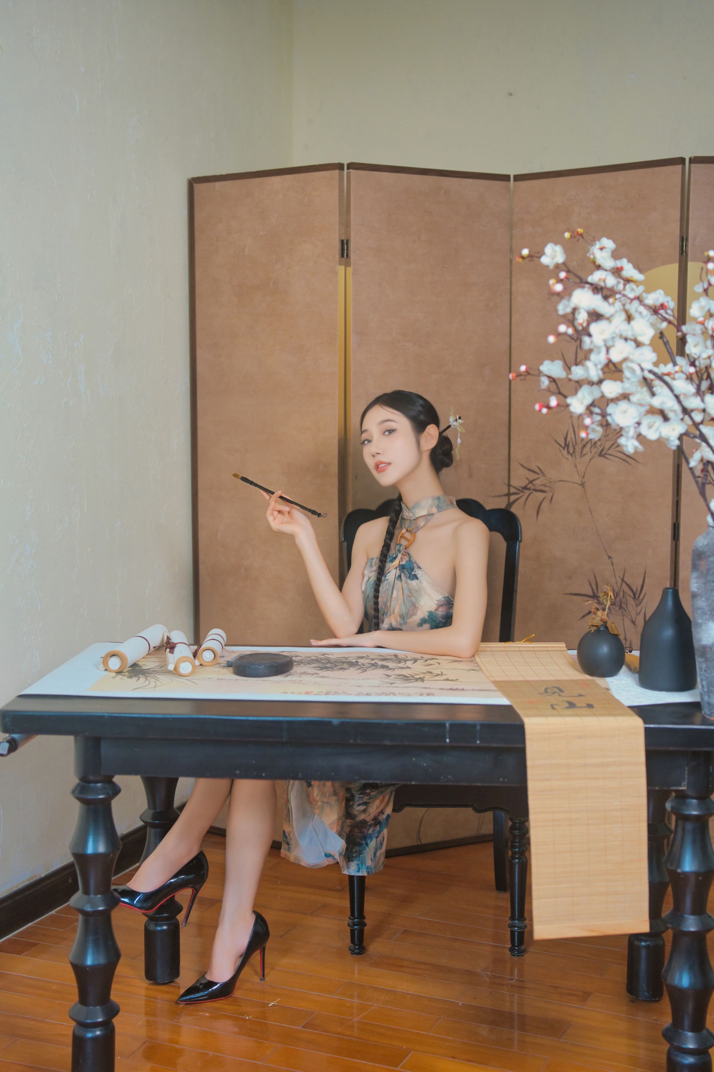 o1ne万 – 《古韵今风：旗袍下的静谧世界》[41P]