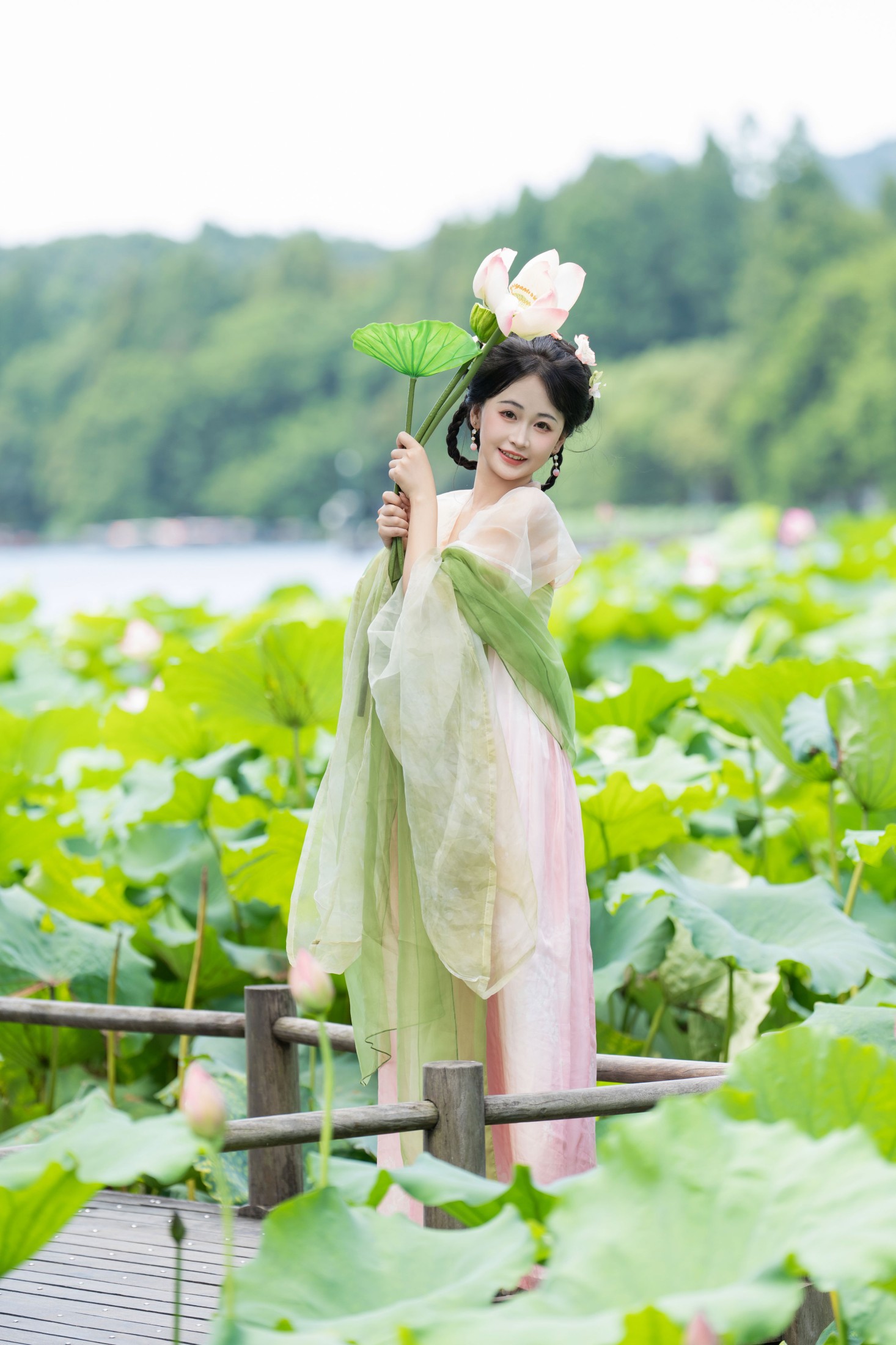 湫一只岁岁 – 《荷花少女》[25P]