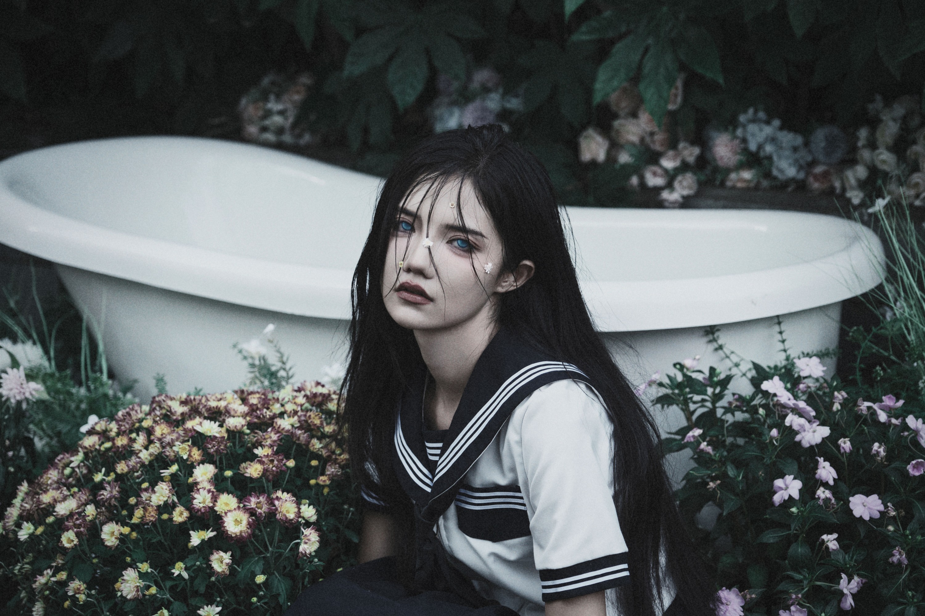 多米Domy – 《潮湿绿意》[26P]