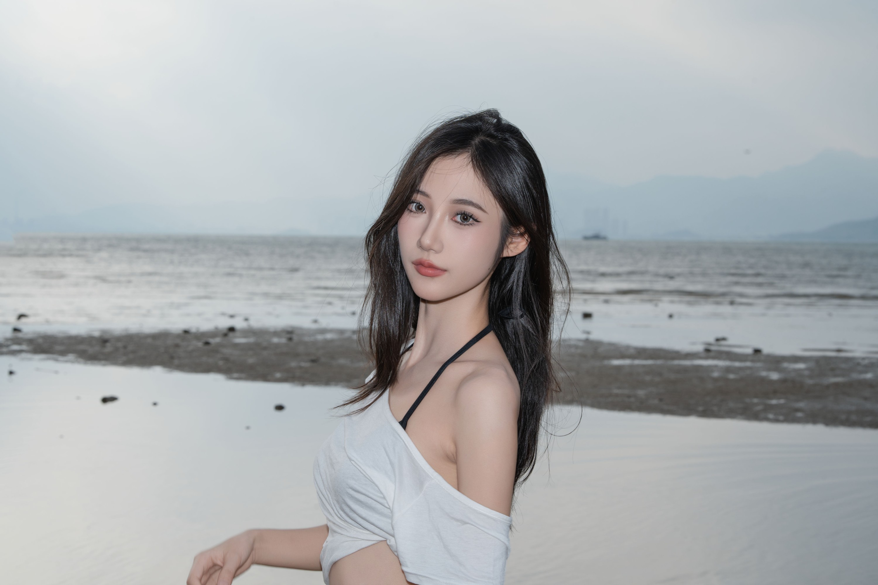 o1ne万 – 《海岸绮梦》[22P]