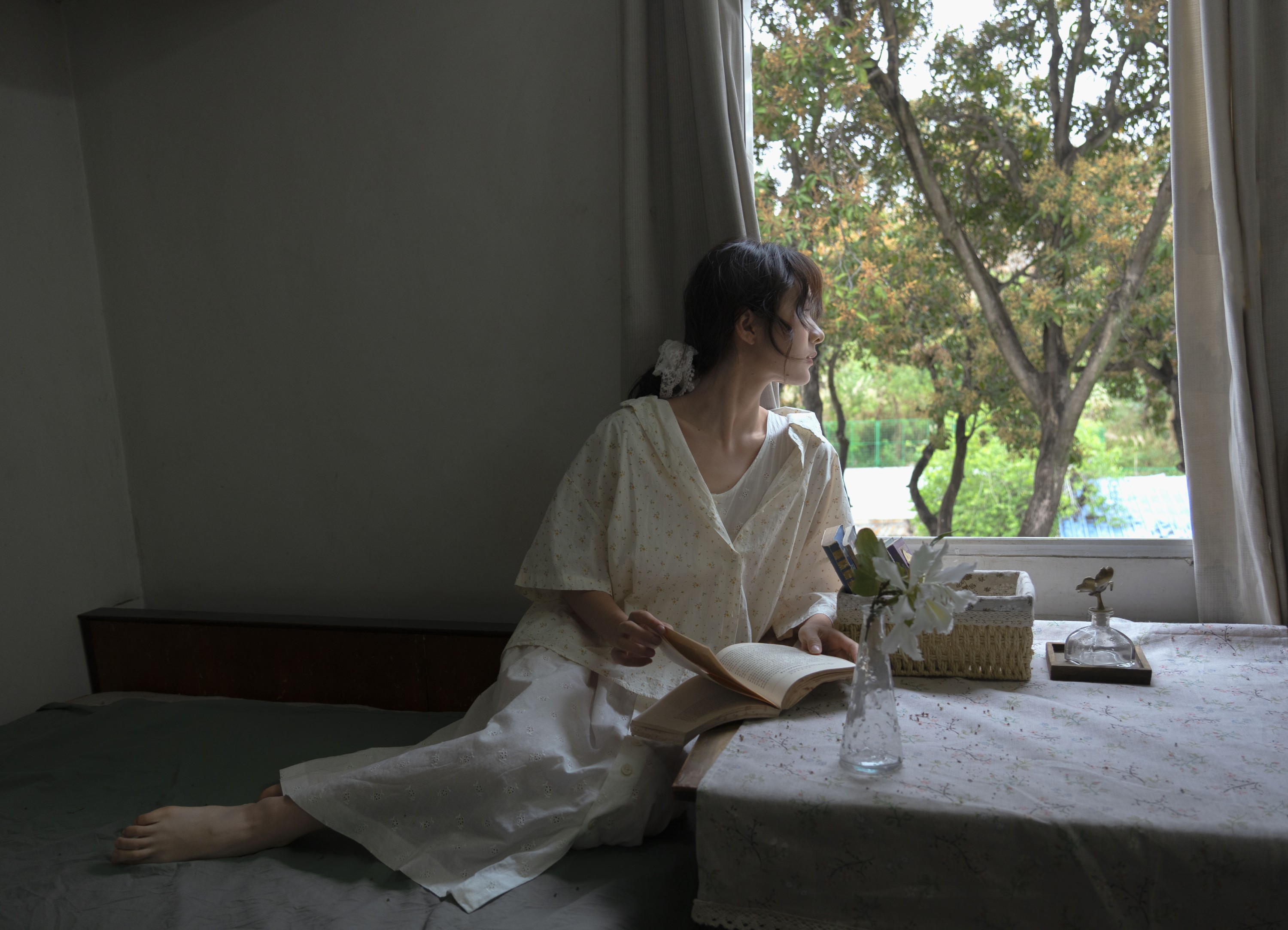 小雨天气 – 《窗畔漫读》[17P] 插图1