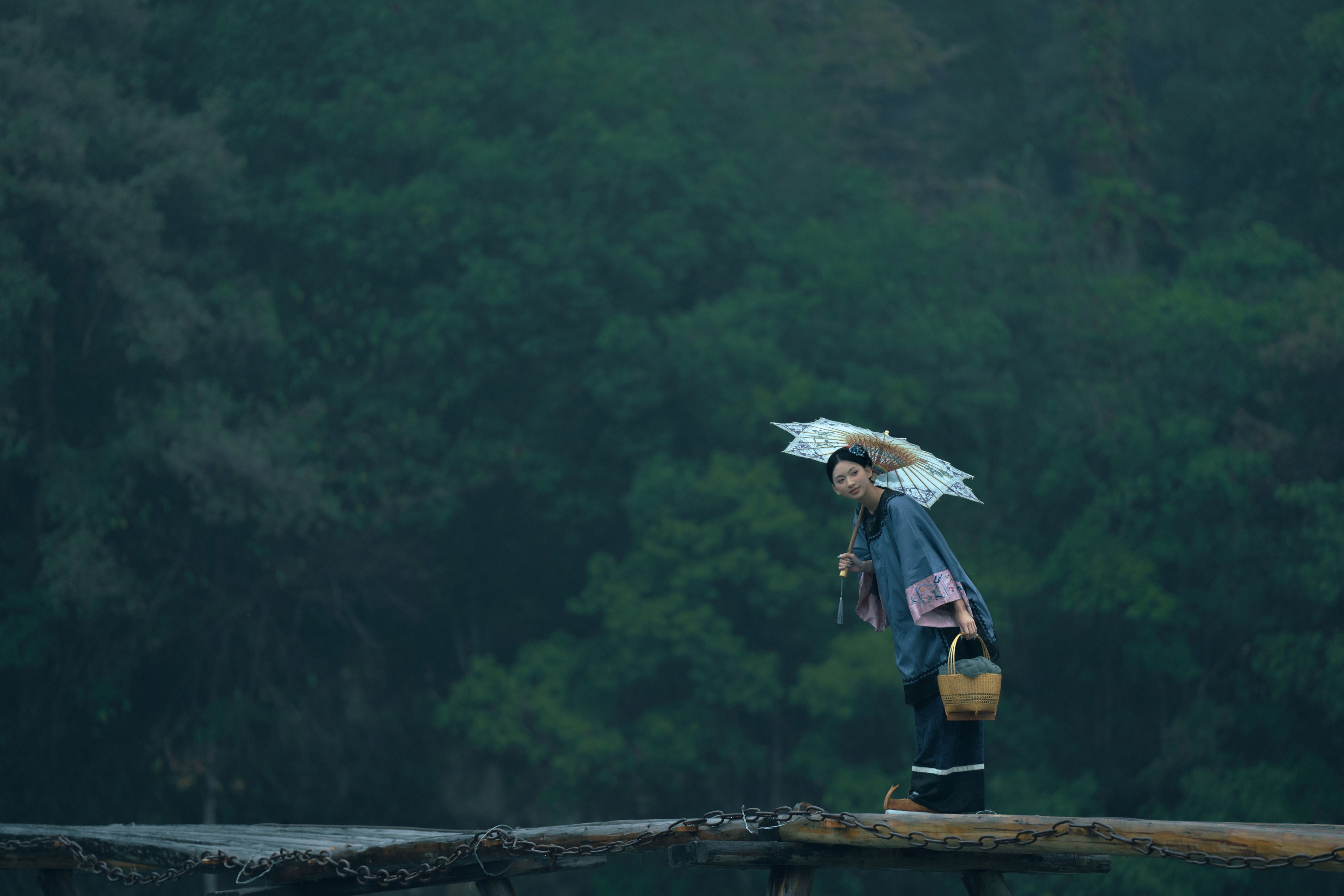 二一芝 – 《时间停在她骑着牛背的那年》[16P] 插图1