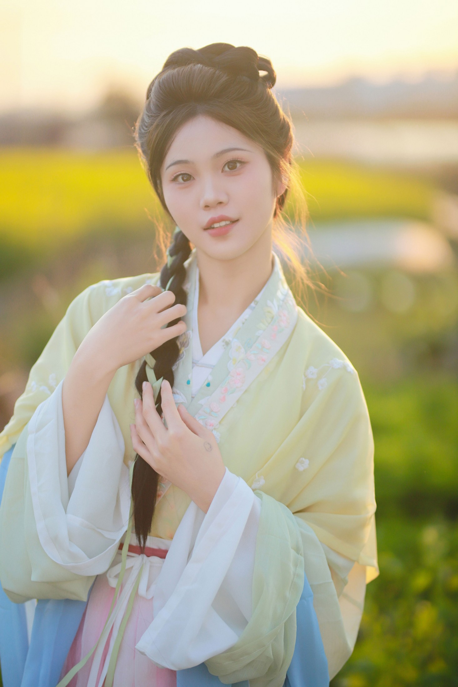 今天要去化妆玲 – 《油菜花与少女》[13P] 插图1