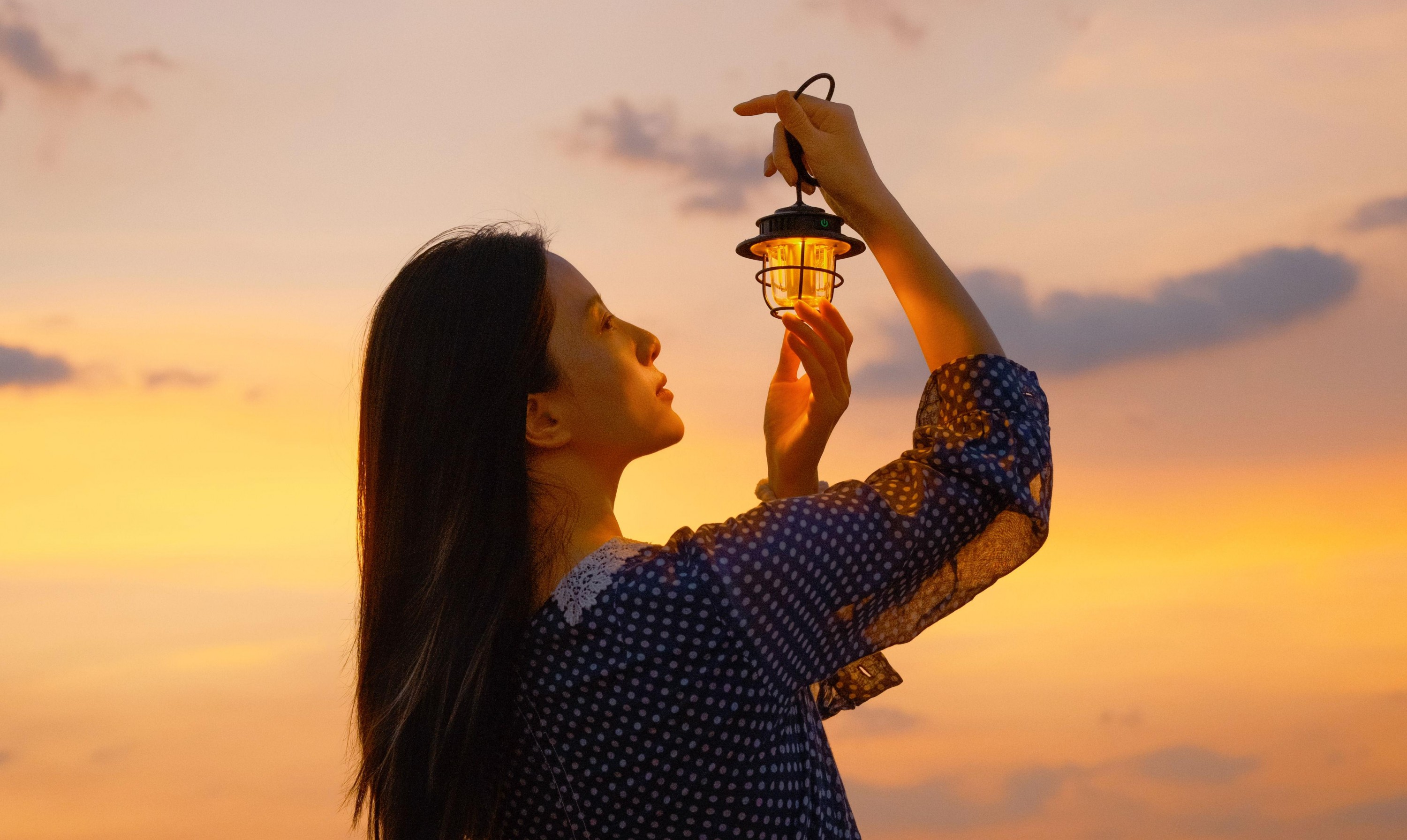 苗苗 – 《暮色寻光》[21P]