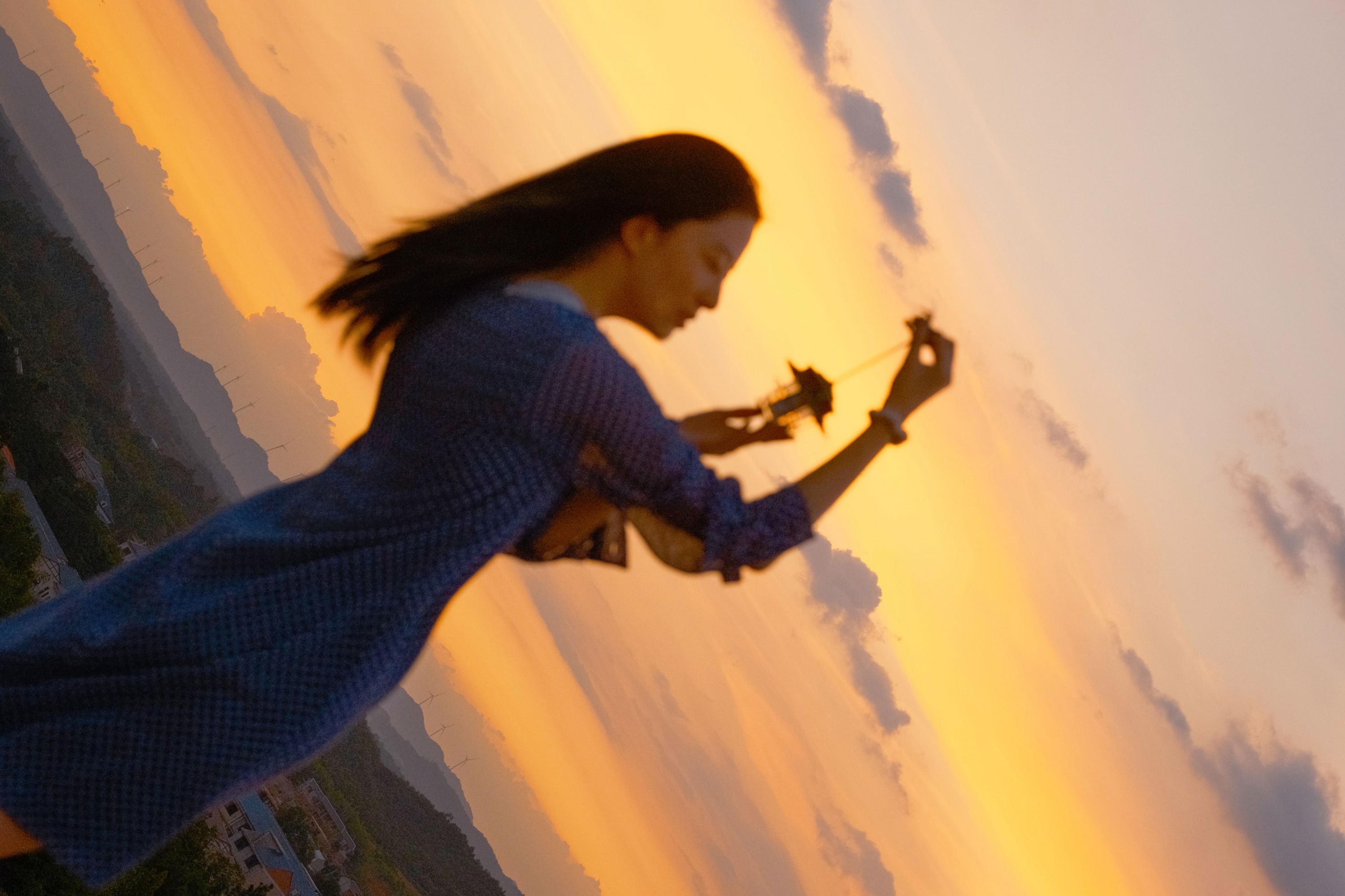 苗苗 – 《暮色寻光》[21P]