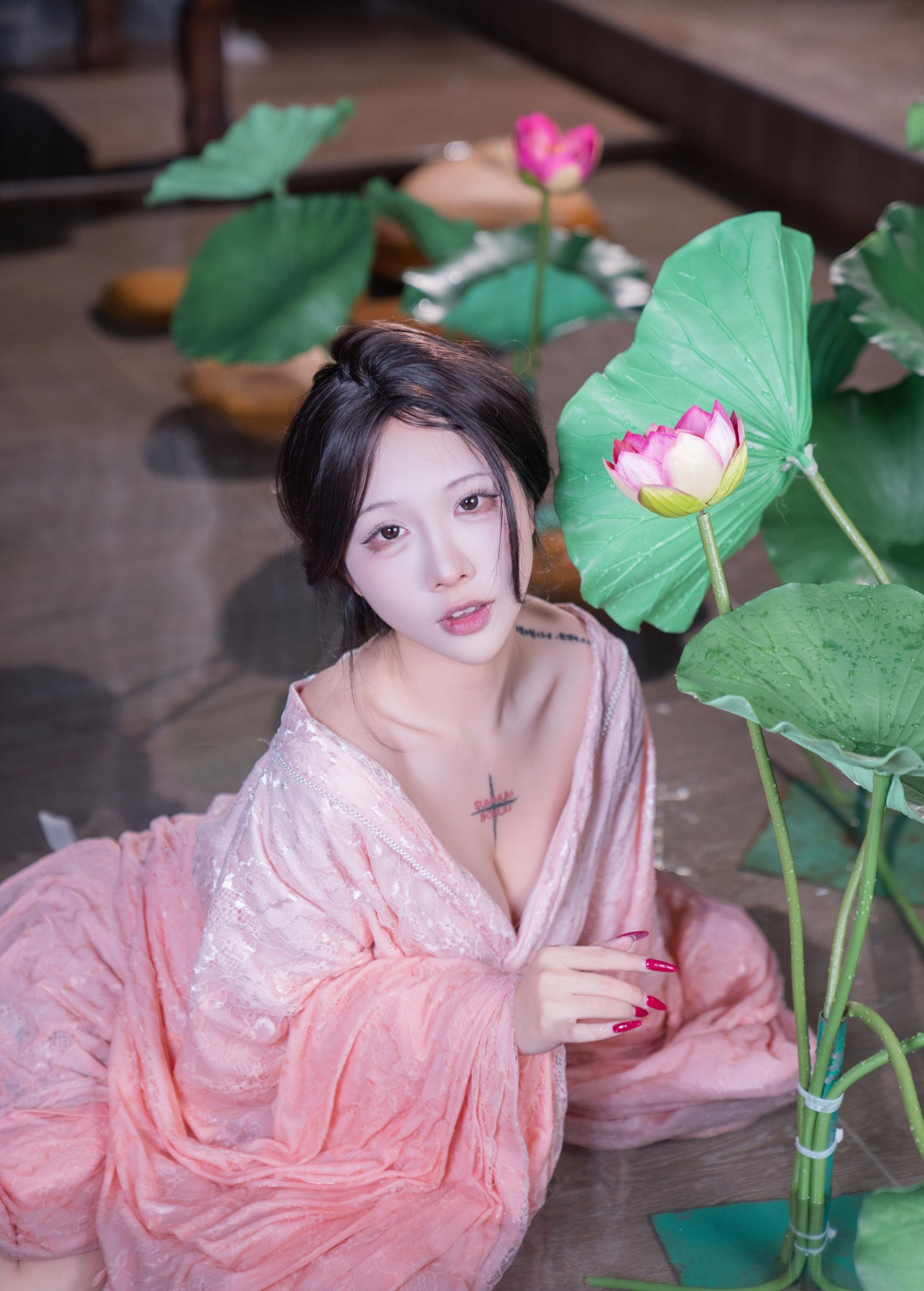 KK好饿 – 《荷韵清欢，粉裳如梦》[53P]