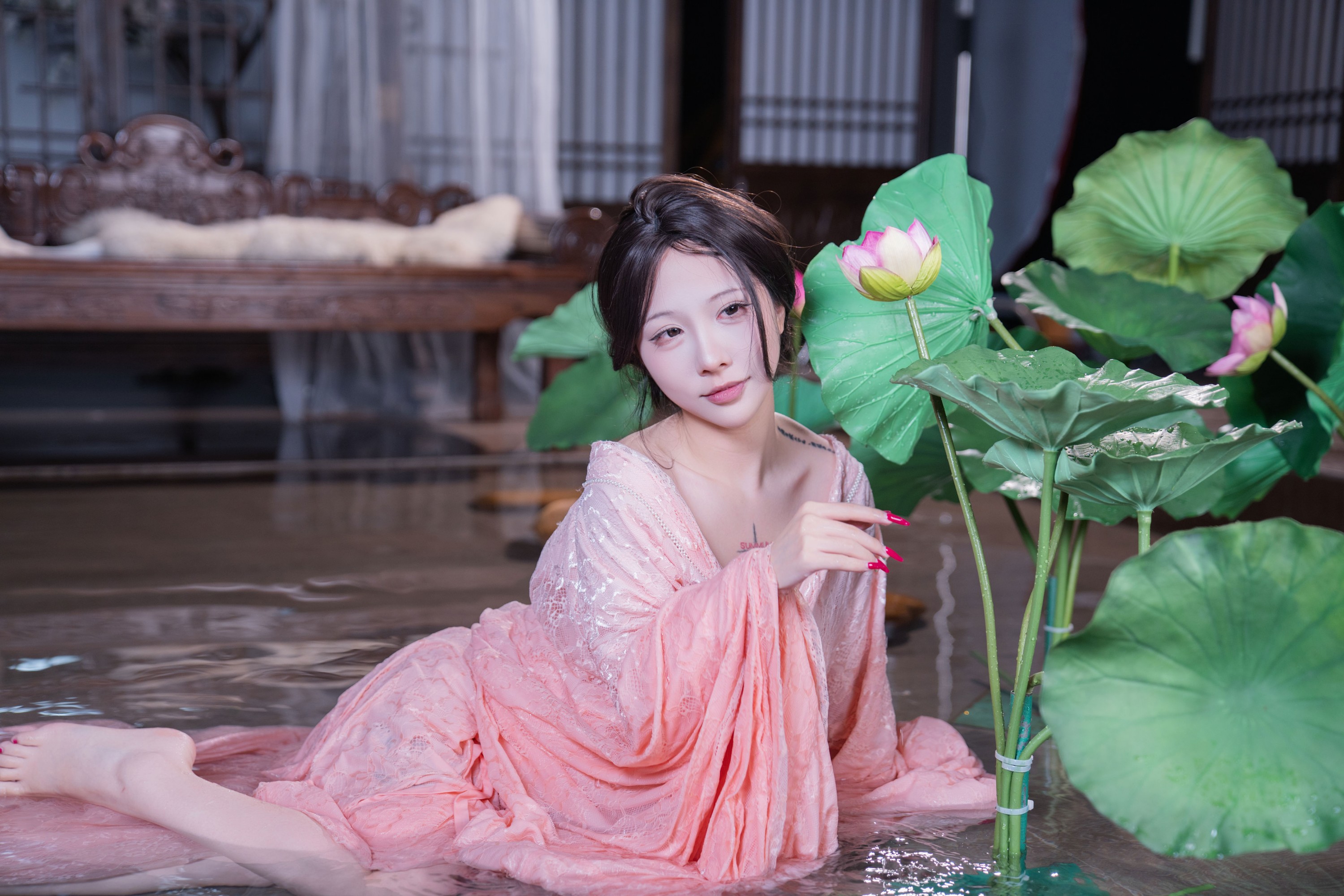 KK好饿 – 《荷韵清欢，粉裳如梦》[53P]