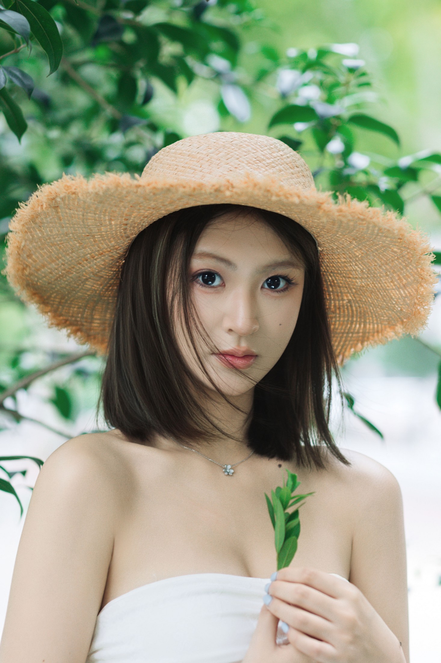 景猪 – 《阴天白裙》[25P]