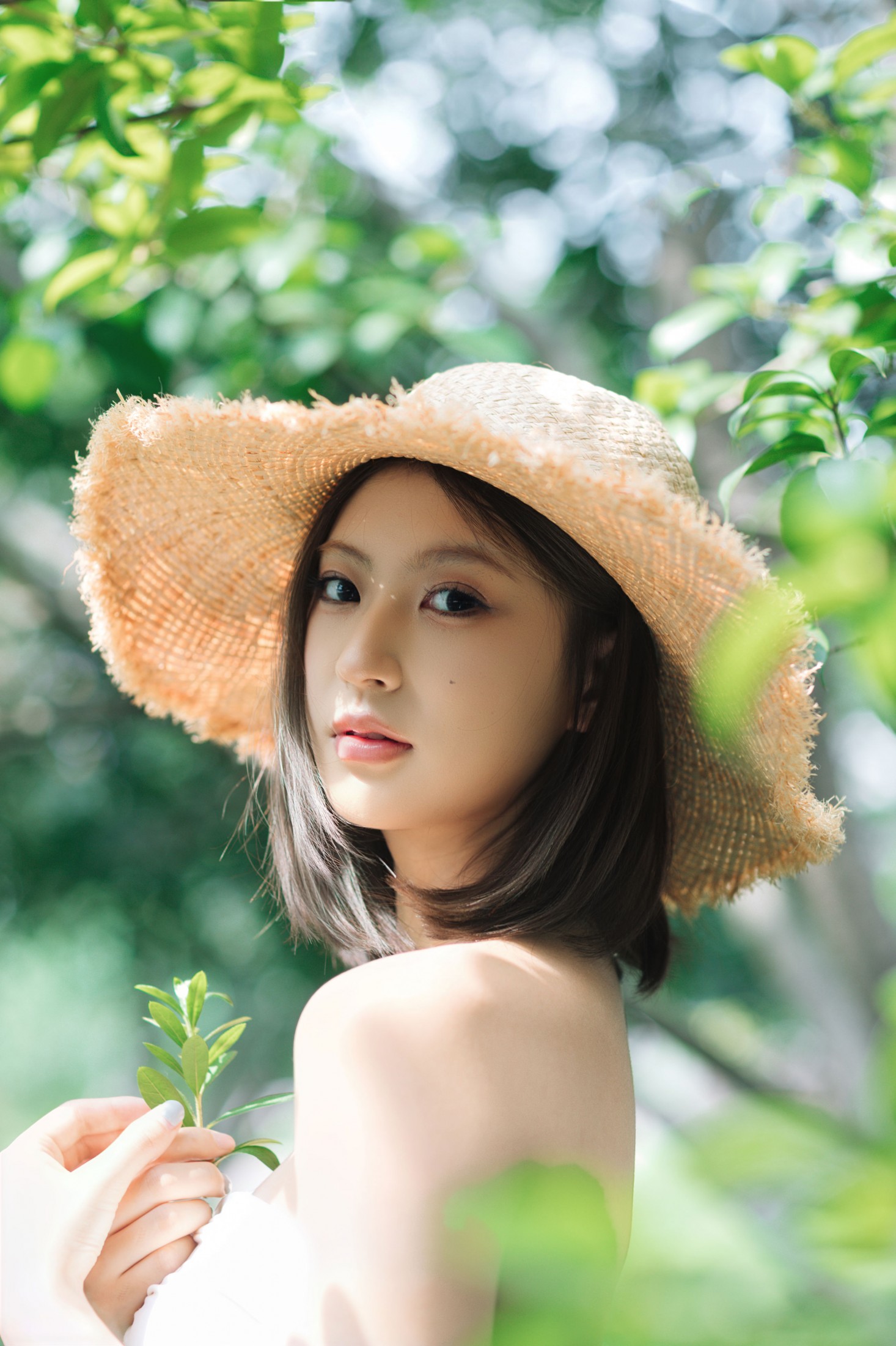 景猪 – 《阴天白裙》[25P]