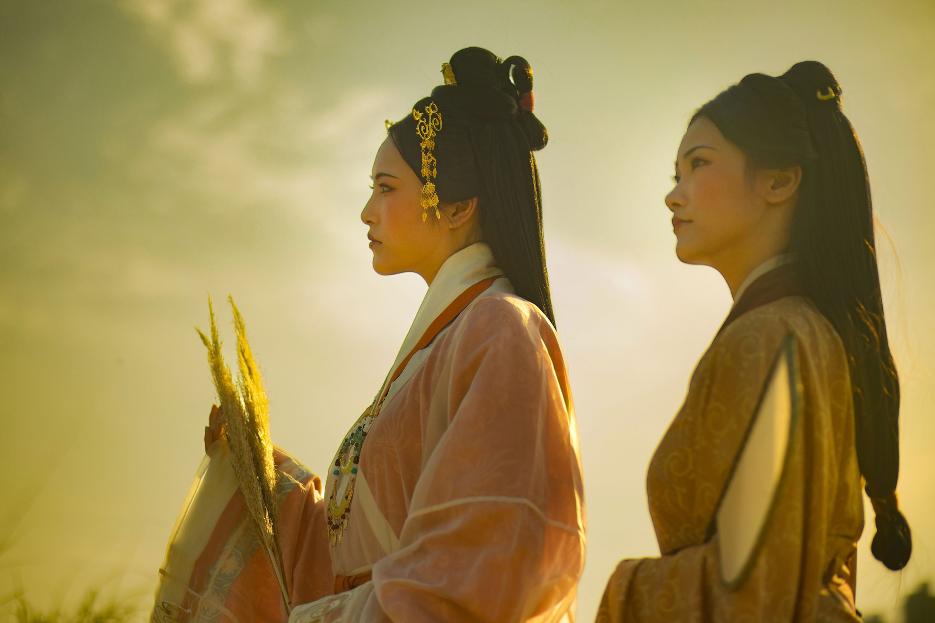 – 《西汉双女主》[23P]