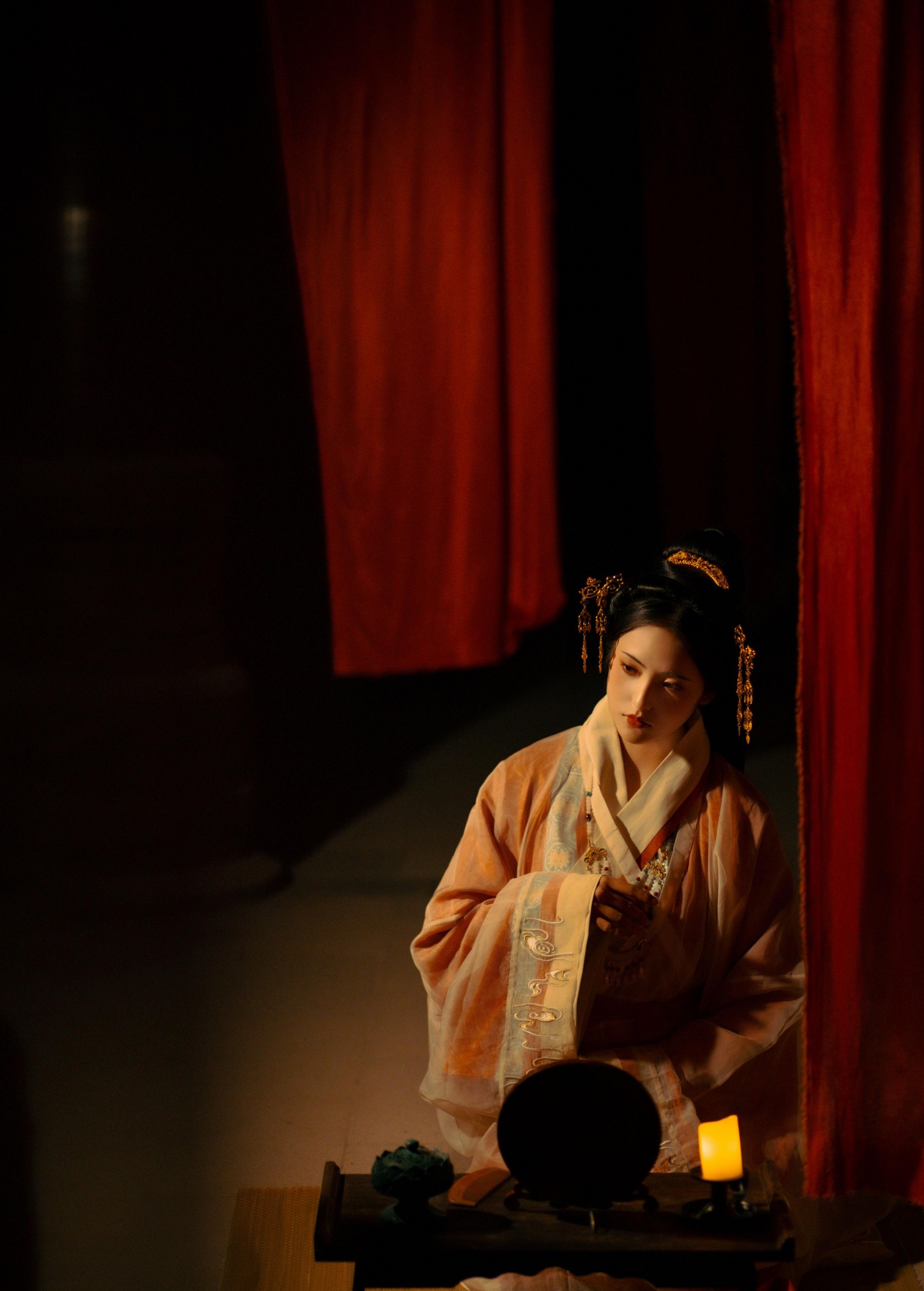 – 《西汉双女主》[23P]