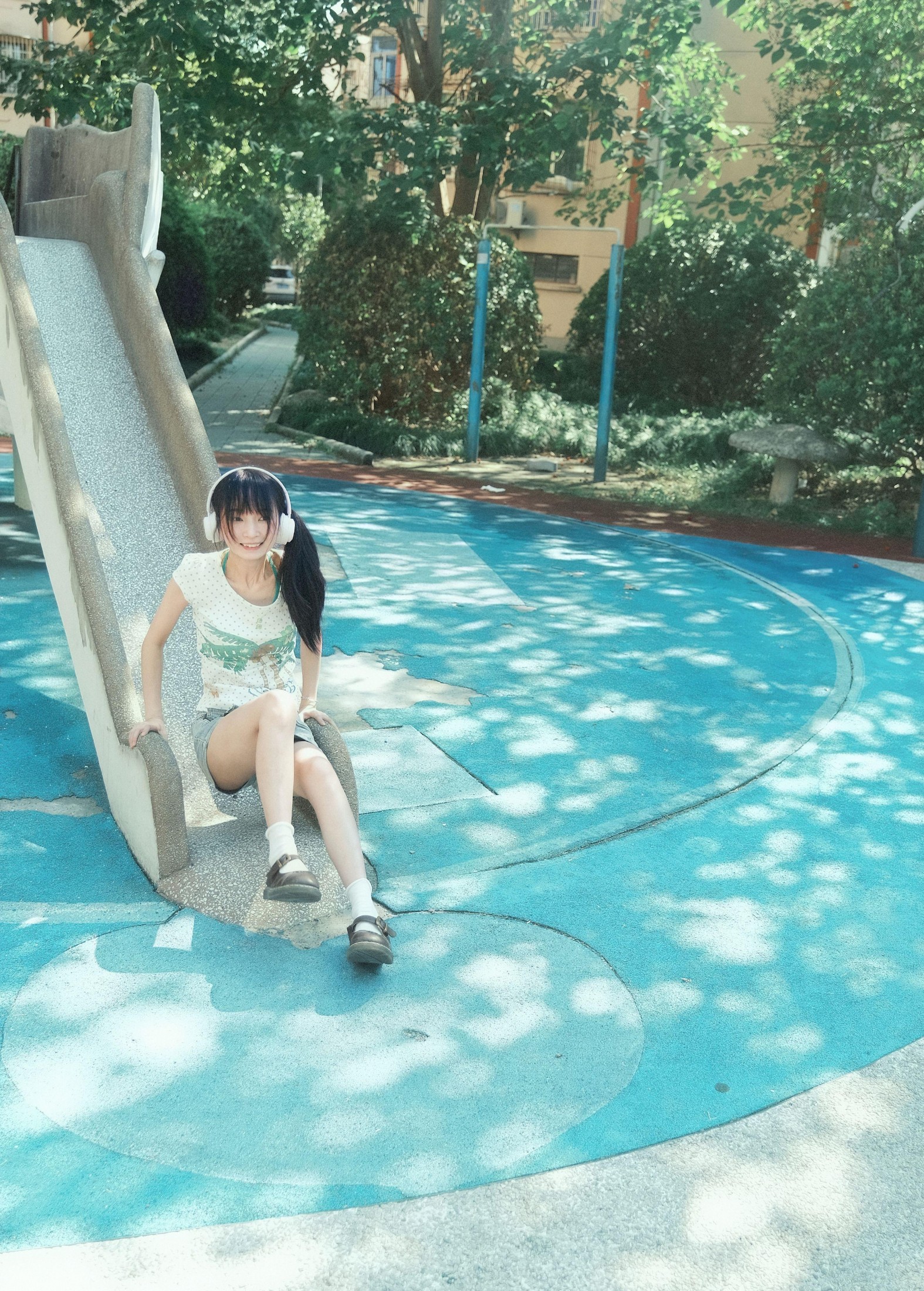 乌堆少女 – 《千禧年》[30P]