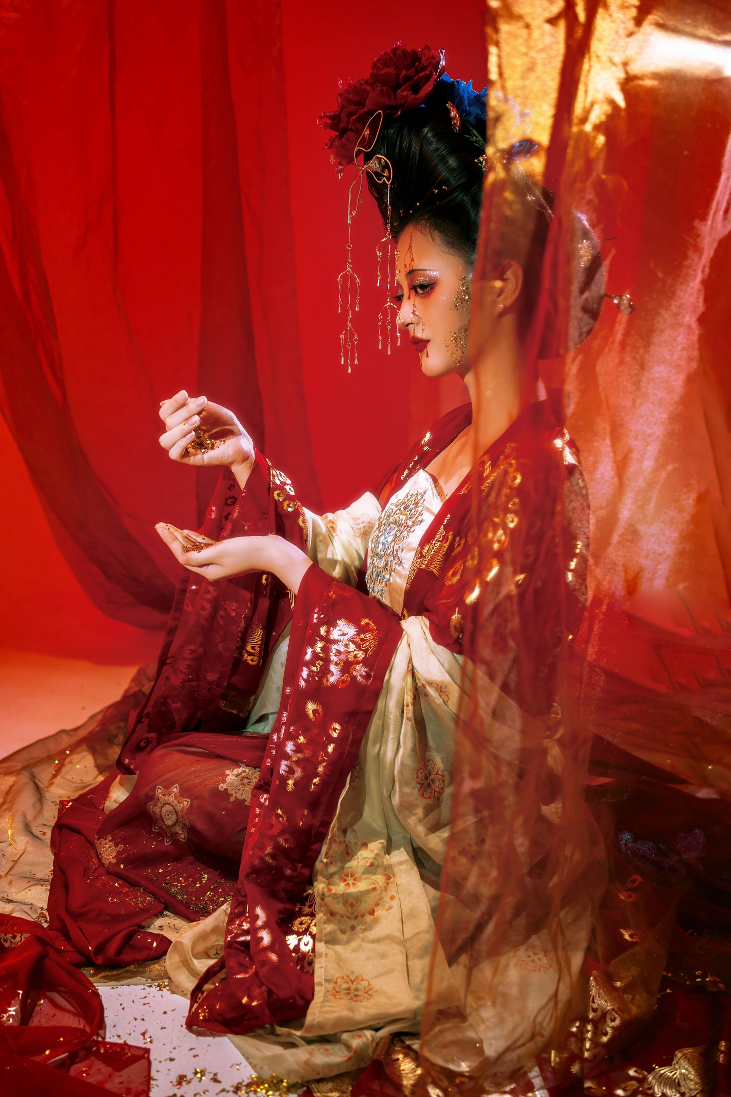 端端呀 – 《鎏金鲜红》[9P]