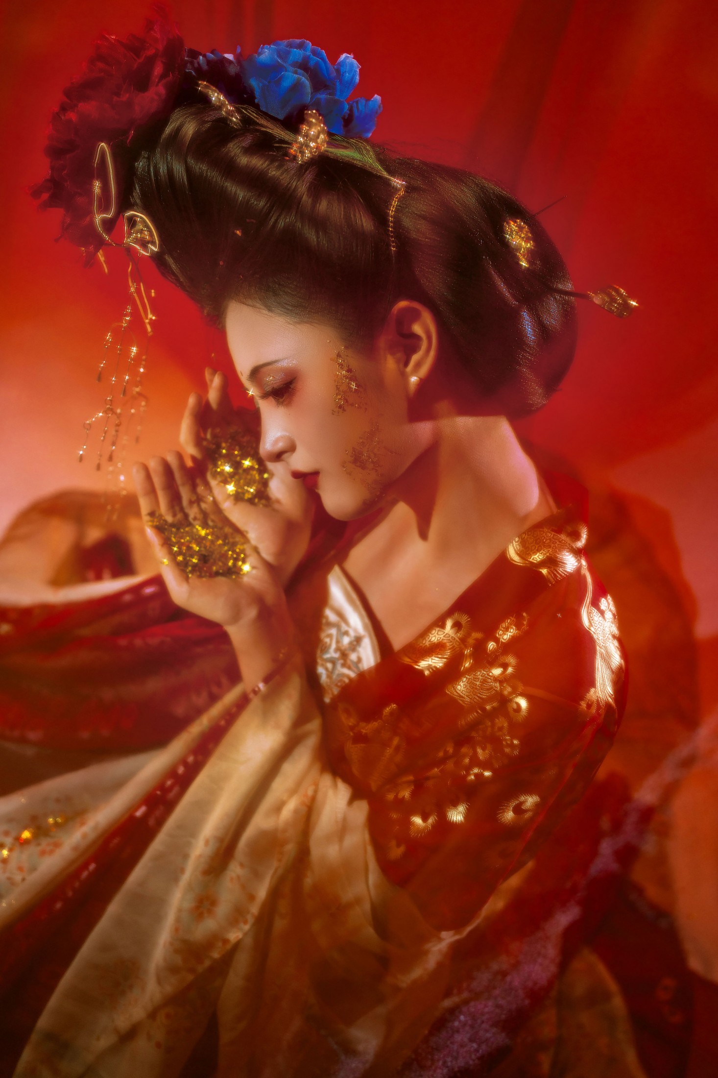 端端呀 – 《鎏金鲜红》[9P]