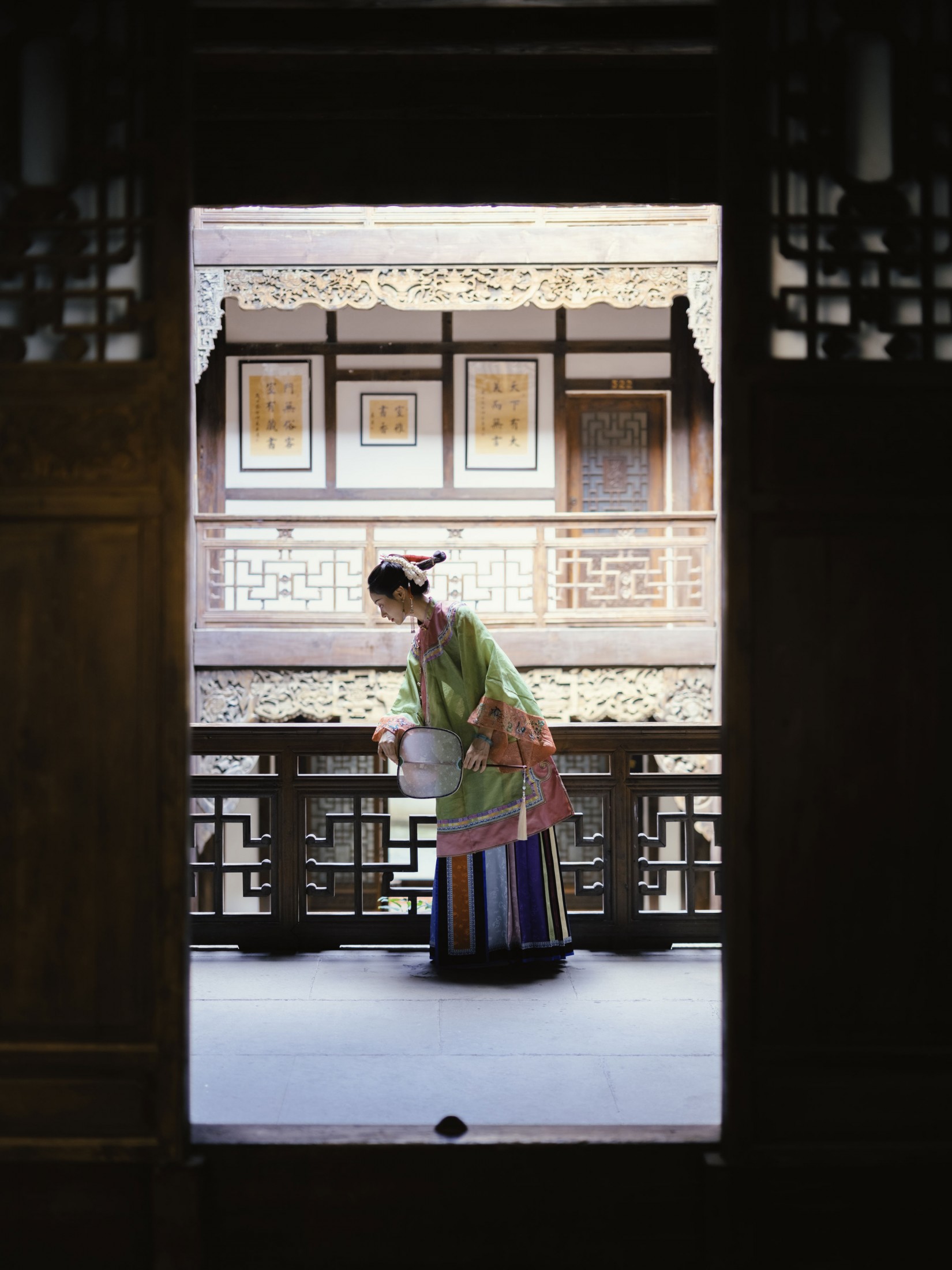 路安L – 《大宅里的女孩》[32P] 插图3