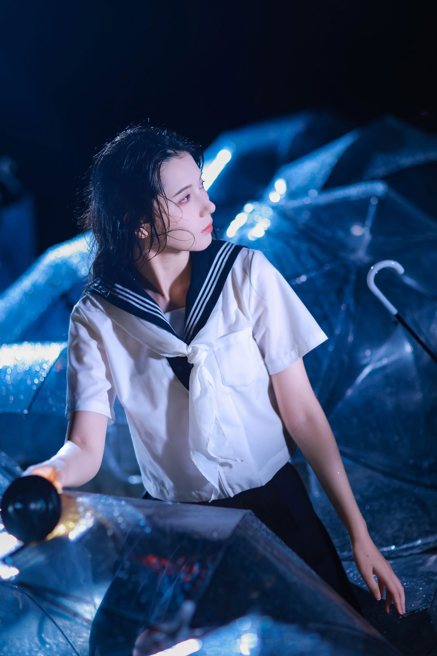 Enyyyn – 《雨落时，心跳是伞面的碎光 》[50P]