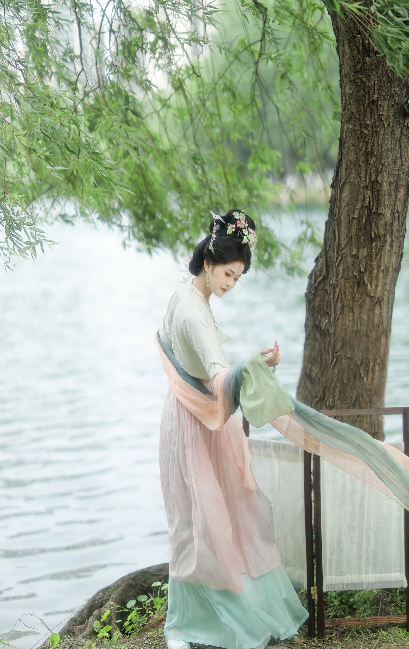 韫桉 – 《所谓伊人，在水一方》[10P]