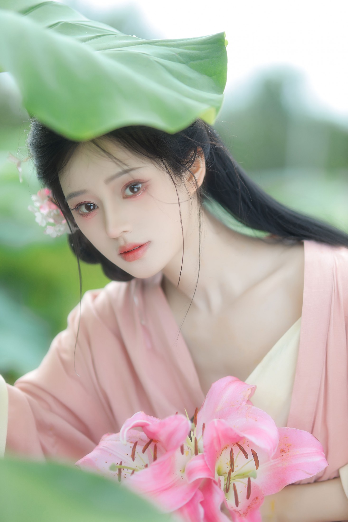 乔乔不说话 – 《荷中花》[9P]