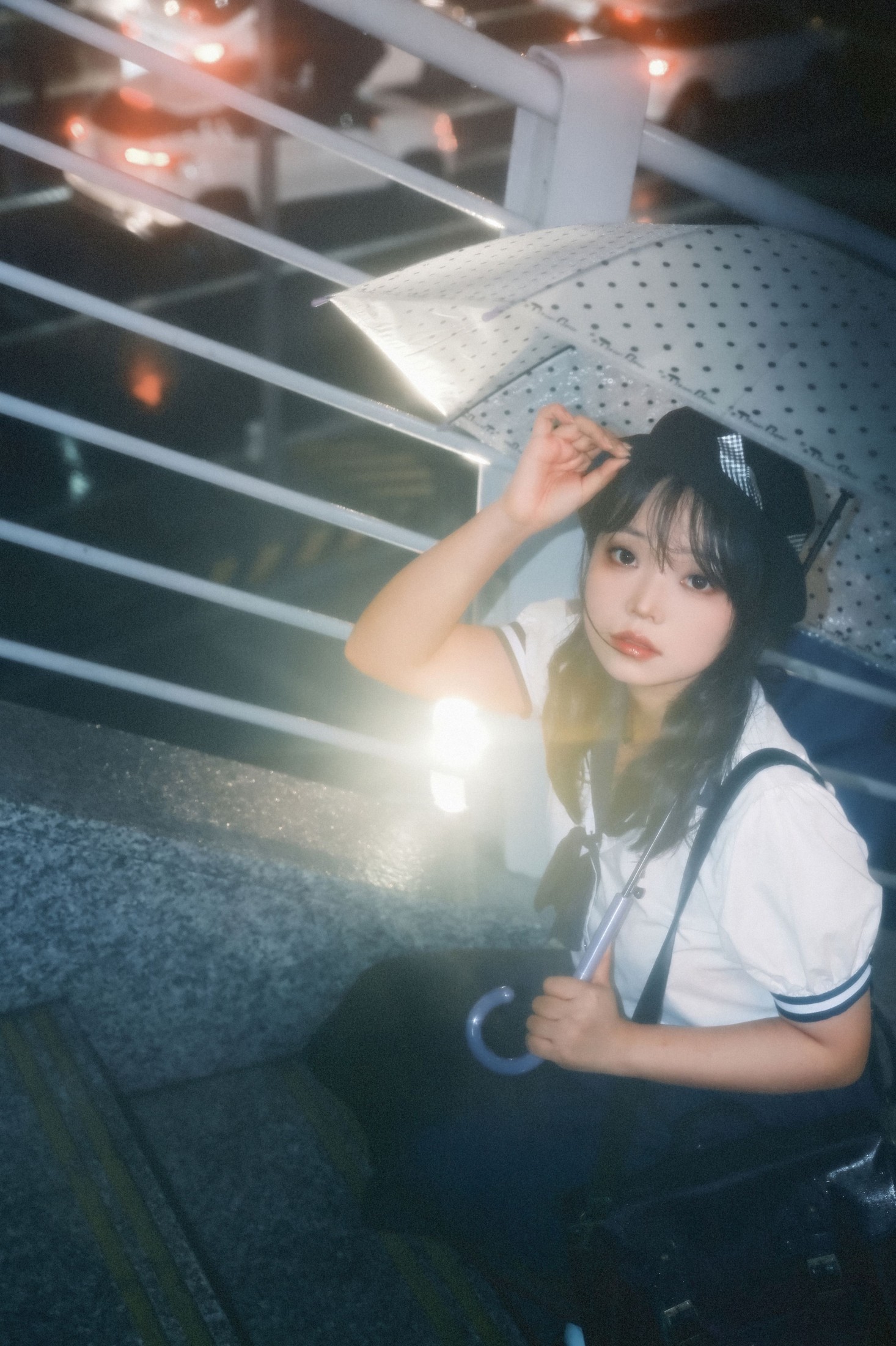 贝贝不睡觉 – 《雨天》[15P]