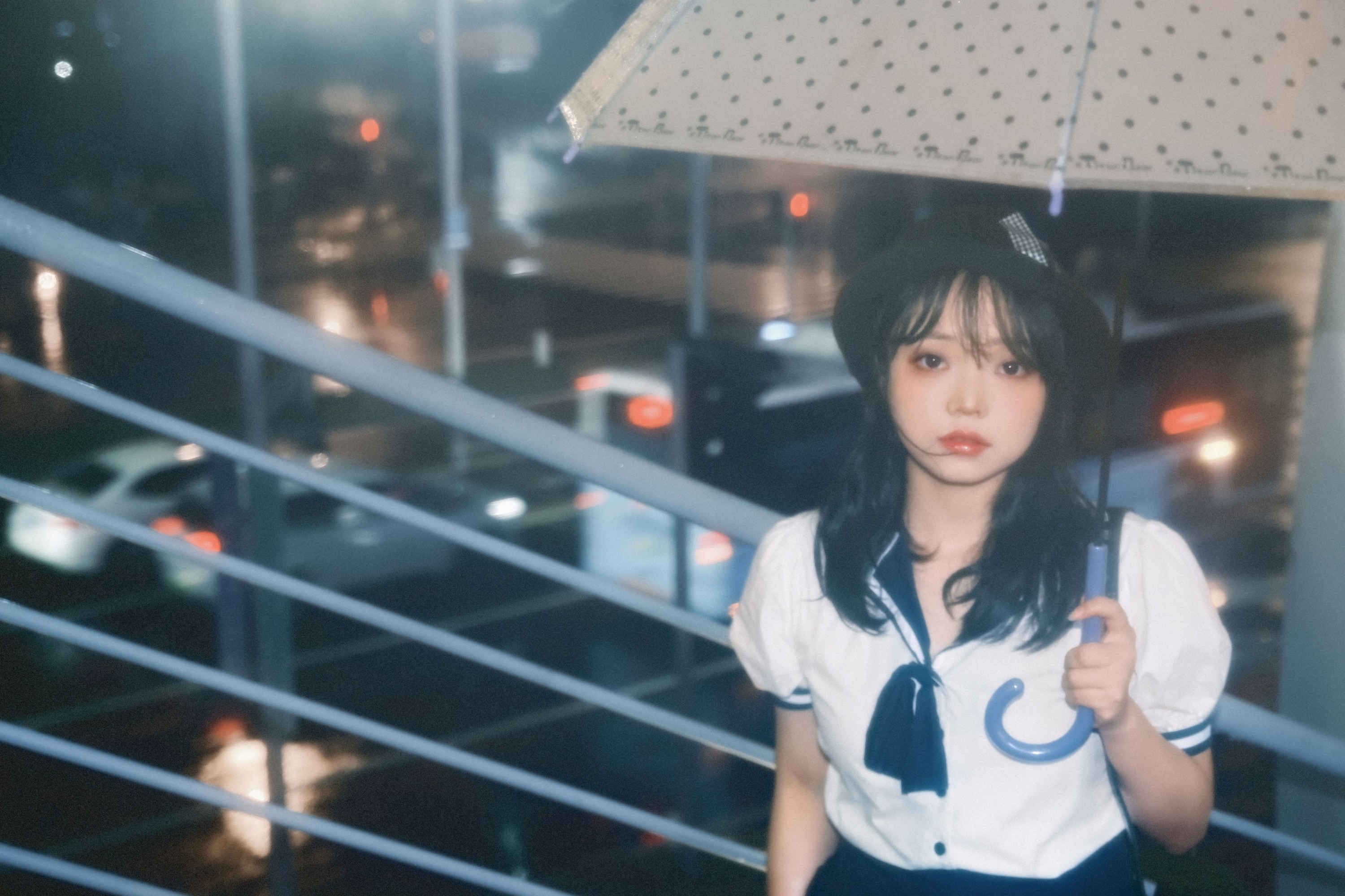 贝贝不睡觉 – 《雨天》[15P]