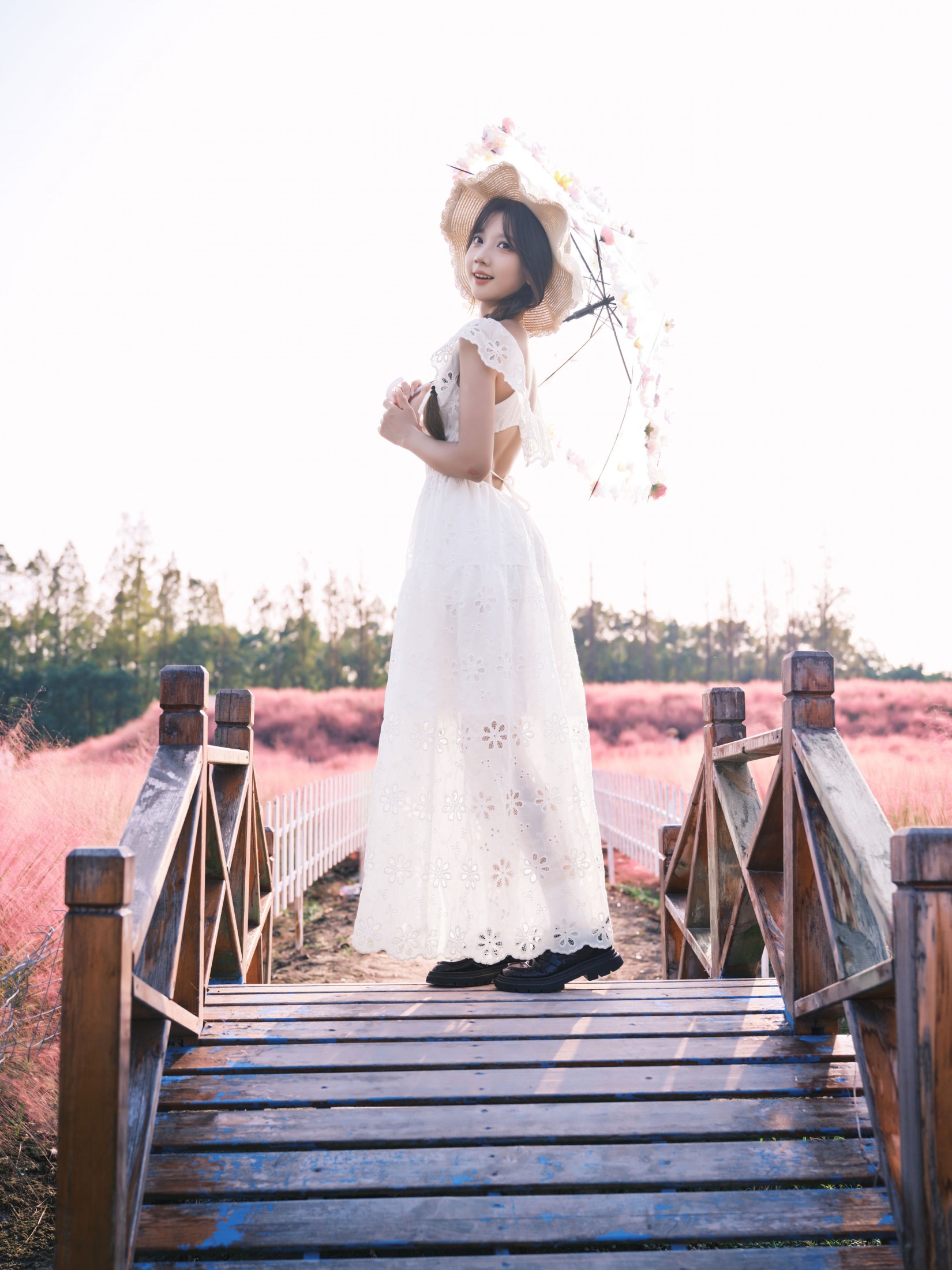 醒醒 – 《粉黛公园白裙娘》[31P]