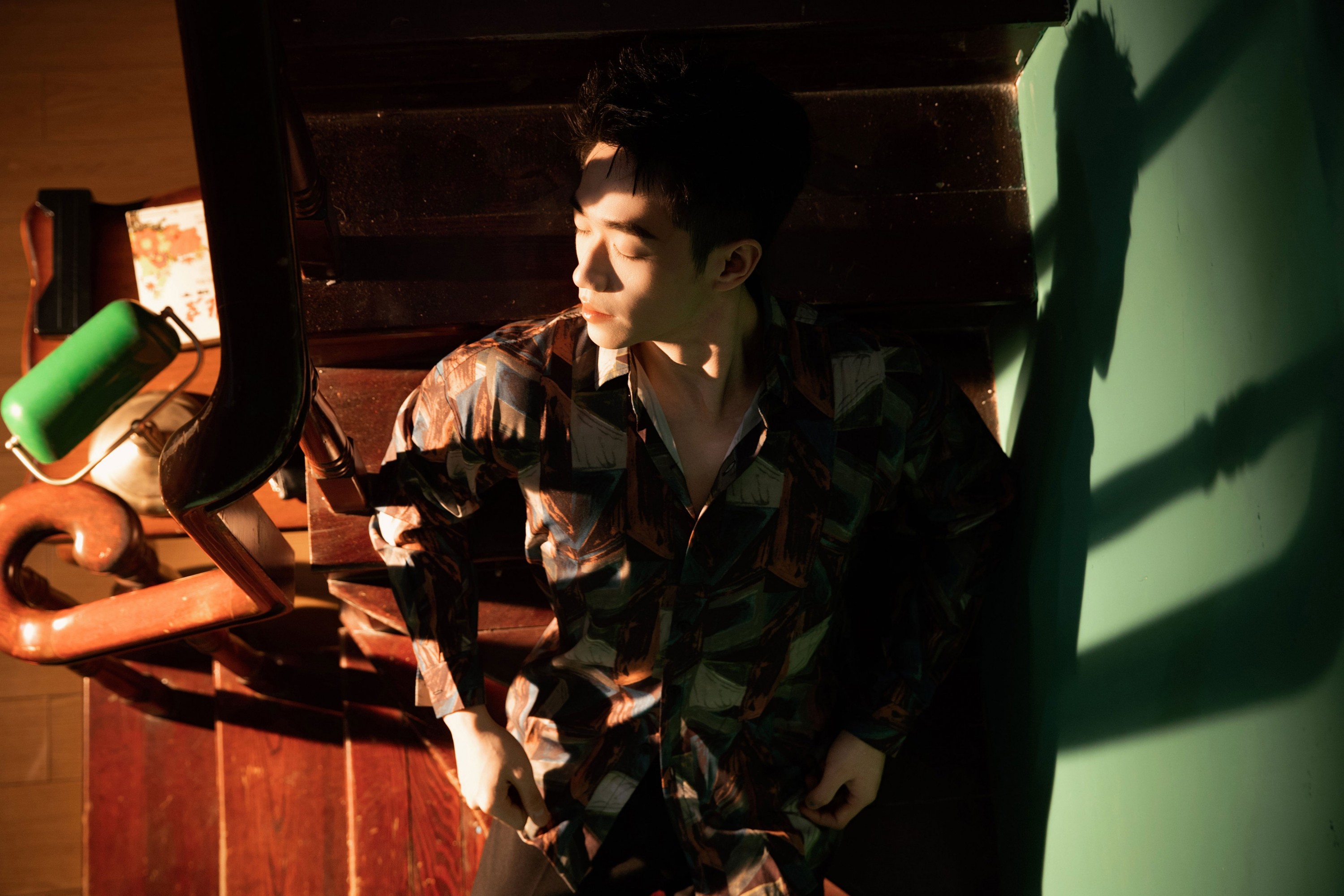 南风 – 《复古潮韵：穿梭时光的型格玩家》[15P]