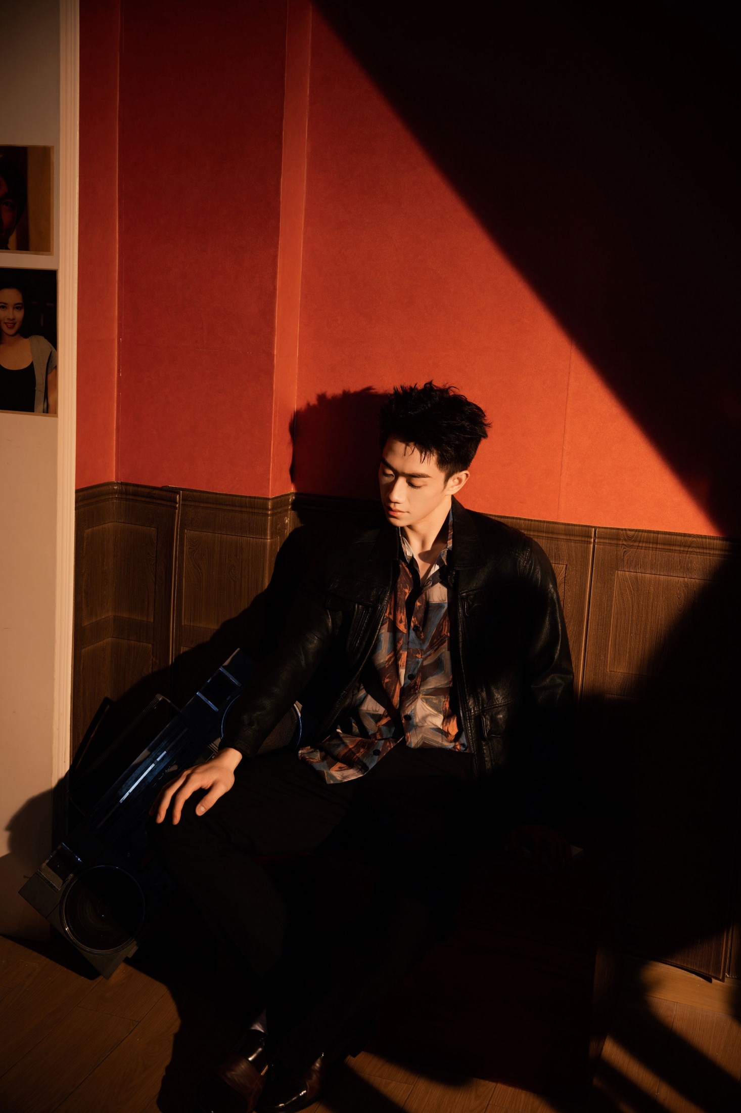 南风 – 《复古潮韵：穿梭时光的型格玩家》[15P]