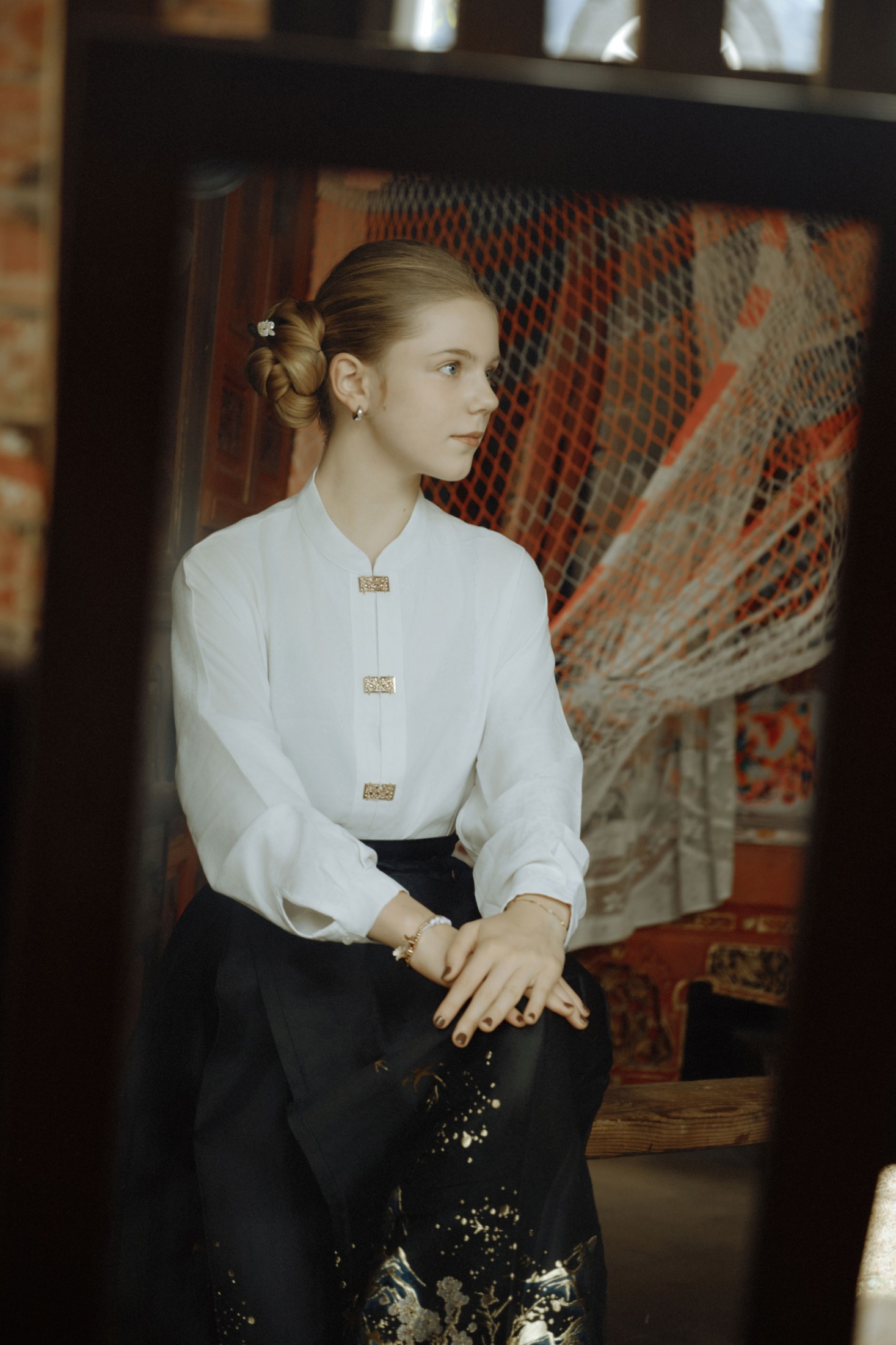 艾米丽 – 《当西方少女打开她的东方衣匣》[9P]