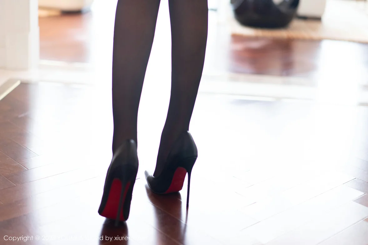 尤蜜荟 Vol.950 允爾 魅惑黑丝性感写真 [74P]