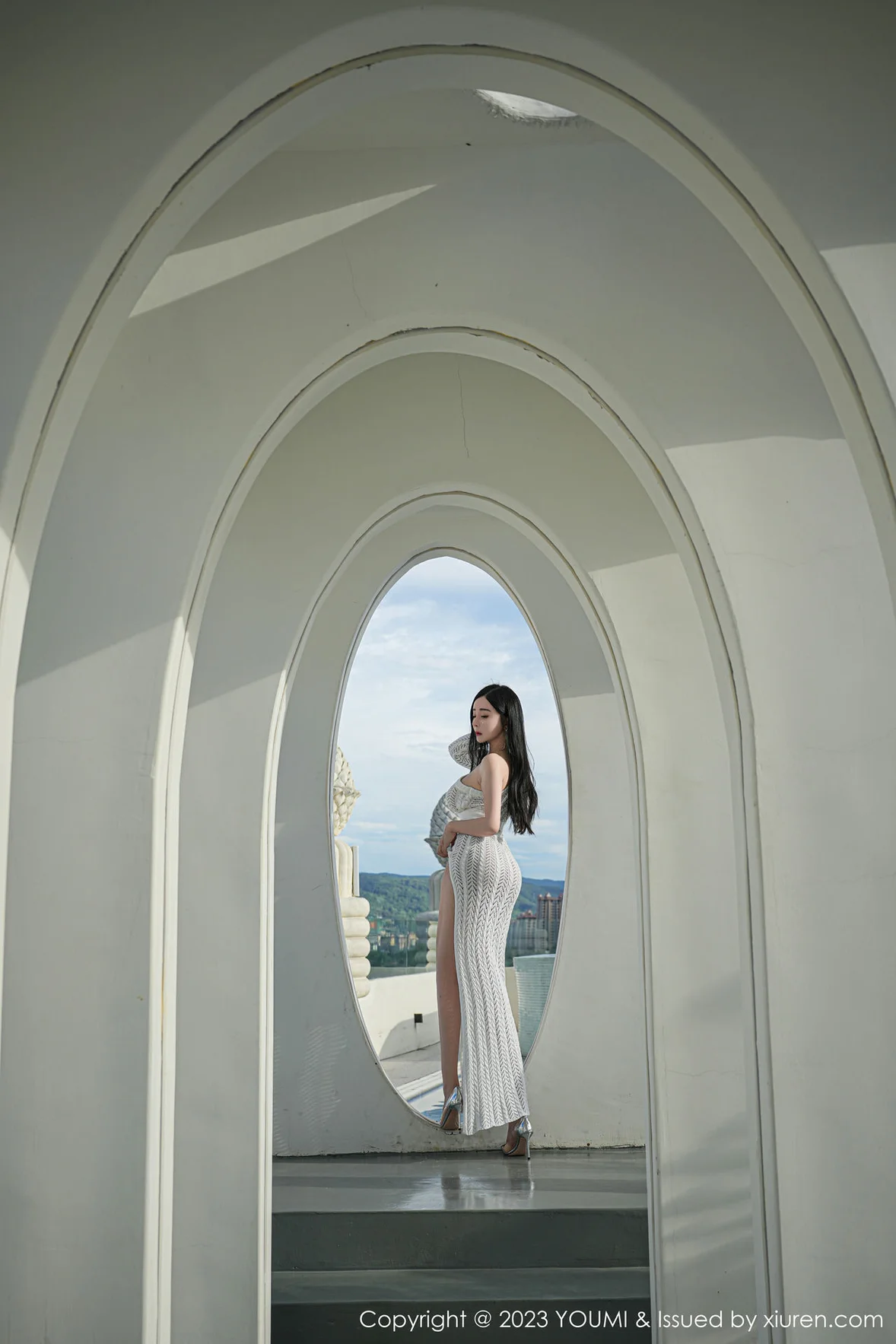 尤蜜荟 Vol.960 允爾 巨乳泳池拍摄性感写真 [70P]